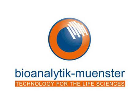 Logo von Bioanalytik Münster mit orangefarbener und blauer Grafik sowie Schriftzug „bioanalytik-muenster“.